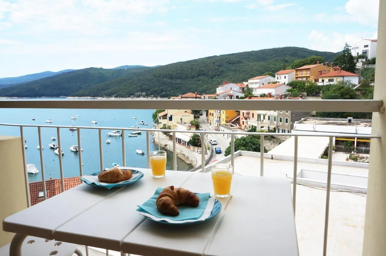 Apartment Layla - Intermezzo With Sea View In Center Of Rabac Croatia