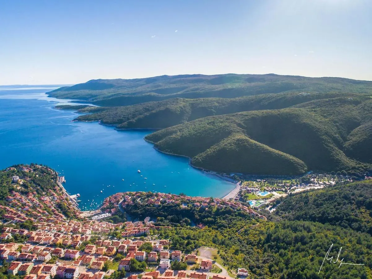 Apartment Layla - Intermezzo With Sea View In Center Of Rabac